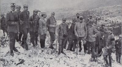 I generali Cadorna, Porro e Badoglio sul Sabotino. Il generale Badoglio comandava il settore del Sabotino e fu promosso per merito di guerra (tratta da "L'Illustrazione Italiana" n. 37 del 10 settembre 1916, p. 213).